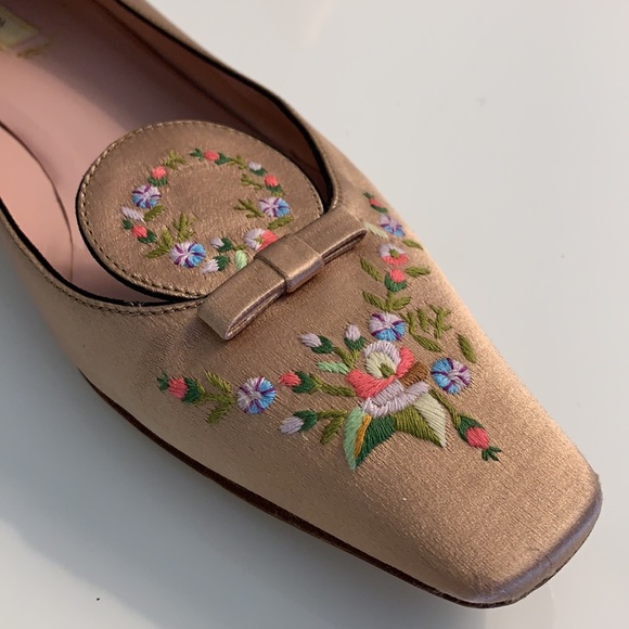 Prada Authentic Size 39.5 EU Silk Satin Hand Embroidered Floral Kitten Heels - Picture 2 of 11